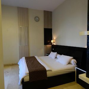 griya desa hotel&pool